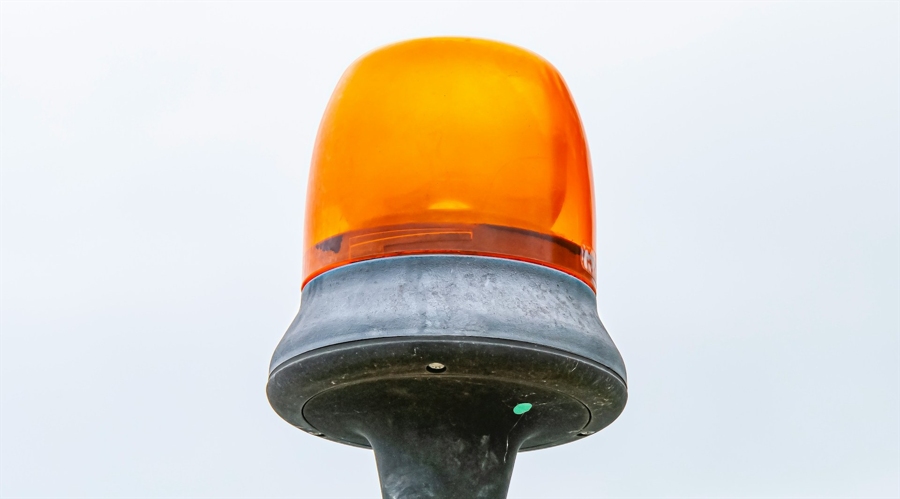 自去年以来，中国已发布20项与工程机械相关的国家标准。记者了解到，2024年起，中国将推动通过标准提升来引导工程机械产业的转型升级。新发布的20项国家标准主要集中在电动化、智能化和绿色化转型方向，目前还有13项标准在研。这些措施将在提升产业竞争力和促进高质量发展方面发挥积极作用。（央视新闻）