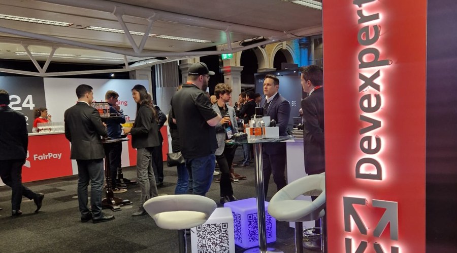 美元兑离岸人民币汇率分析