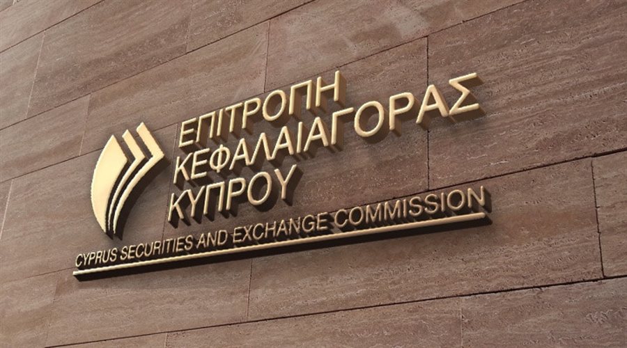 标普 500 指数当前下跌 1.8%,道琼斯工业平均指数下跌 524 点,跌幅为 1.22%,纳斯达克综合指数下滑 430 点,跌幅为 2.32%。