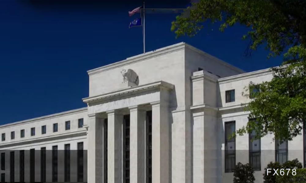 周四（3月20日），白银价格（XAG/USD）在欧洲时段下探至33.10美元，较前一交易日下跌约1.5%。与此同时，美元指数（DXY）上涨至104.00，导致非收益资产承压。在持续的高通胀和增长放缓背景下，曾被视为避险工具的贵金属，正受到美联储紧缩政策的影响，白银行情维持弱势下行趋势。